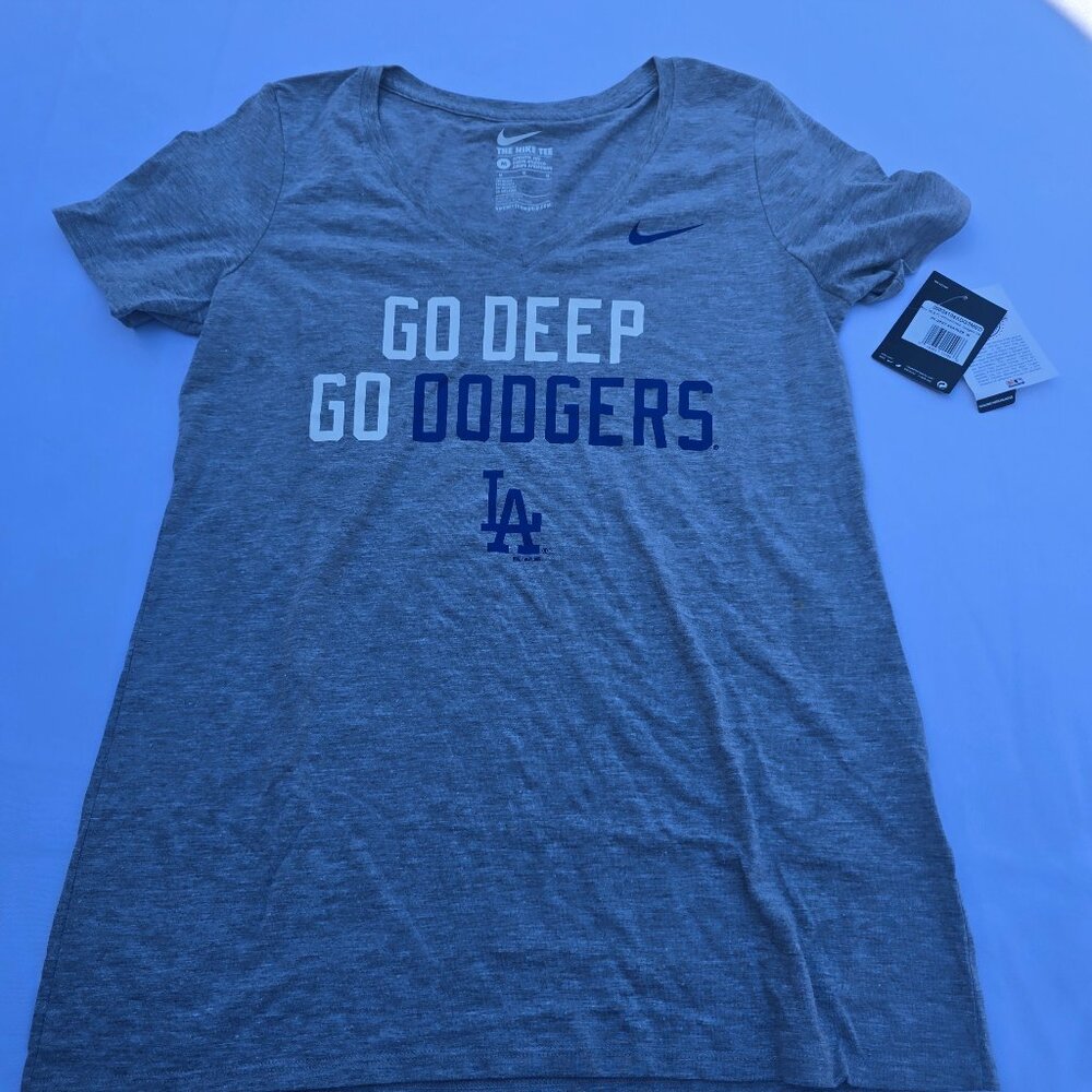 Woman Nike MLB LA Dodgers V-neck Shirt- Medium